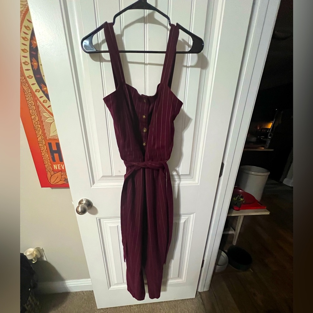 Cute maroon and pinstripe hollister jumper